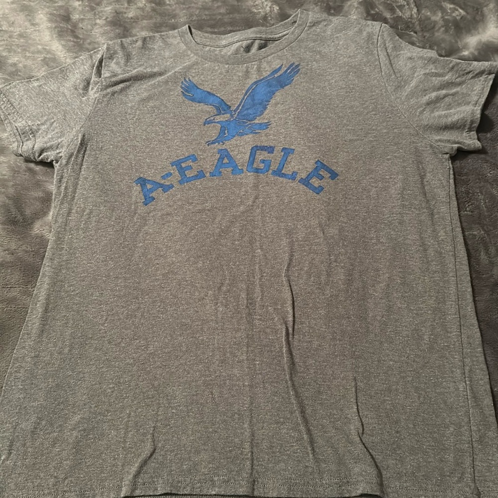 American Eagle  tshirt